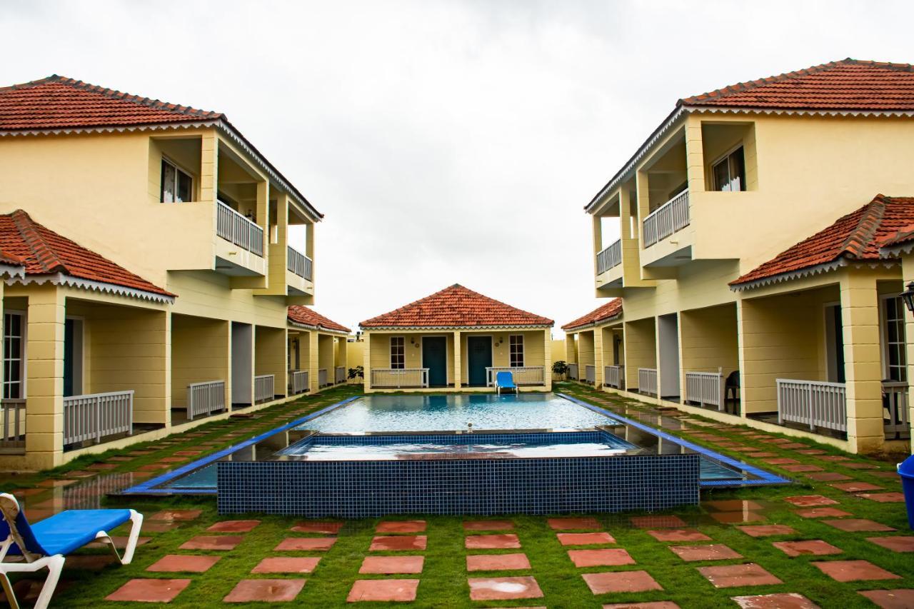 The Village Resort Mundra Buitenkant foto