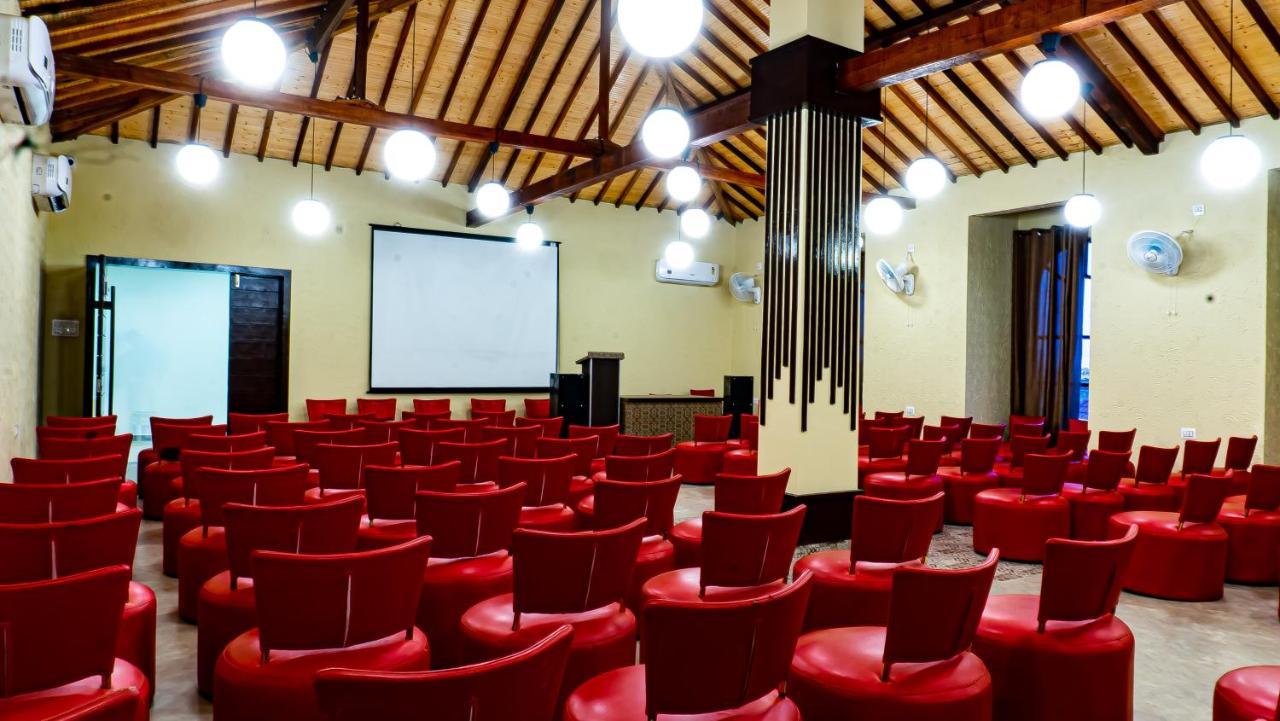 The Village Resort Mundra Buitenkant foto